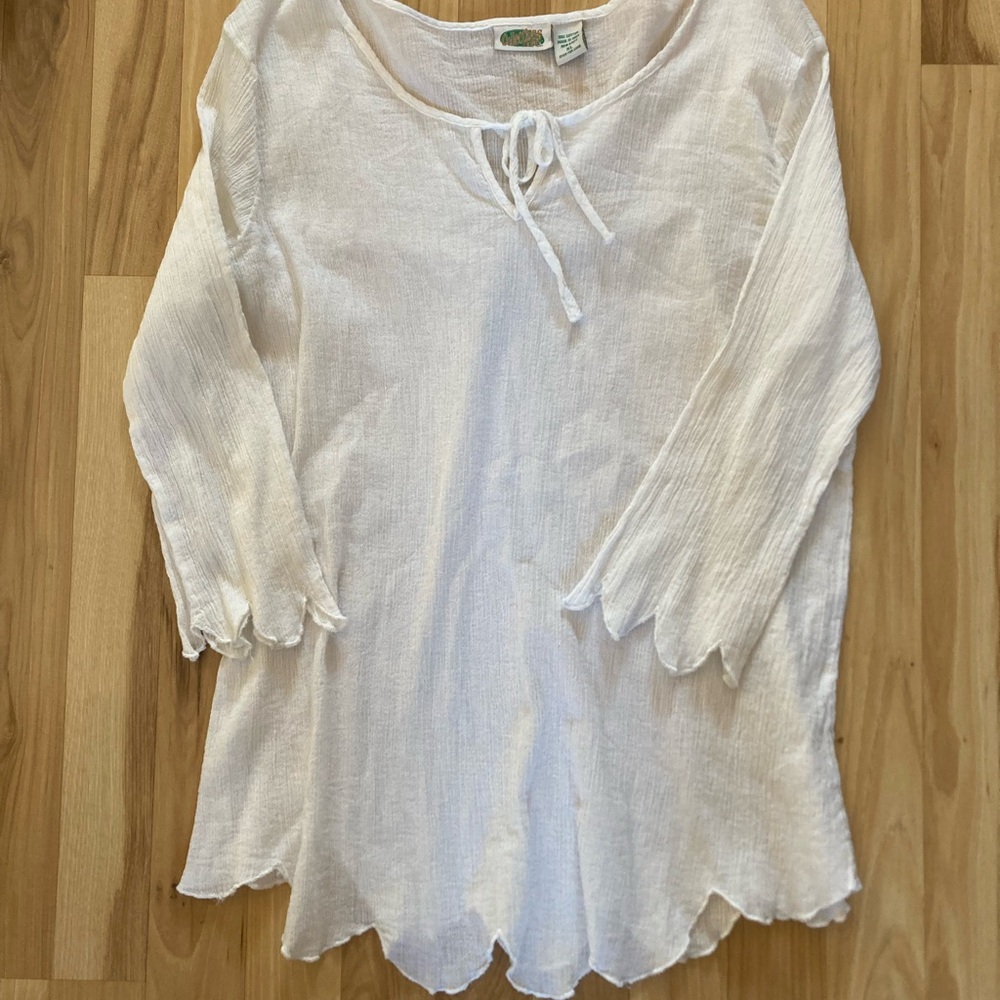 Chic White Women's Blouse with Tie Neck